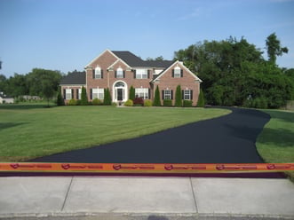 Driveway_Sealcoating.jpg