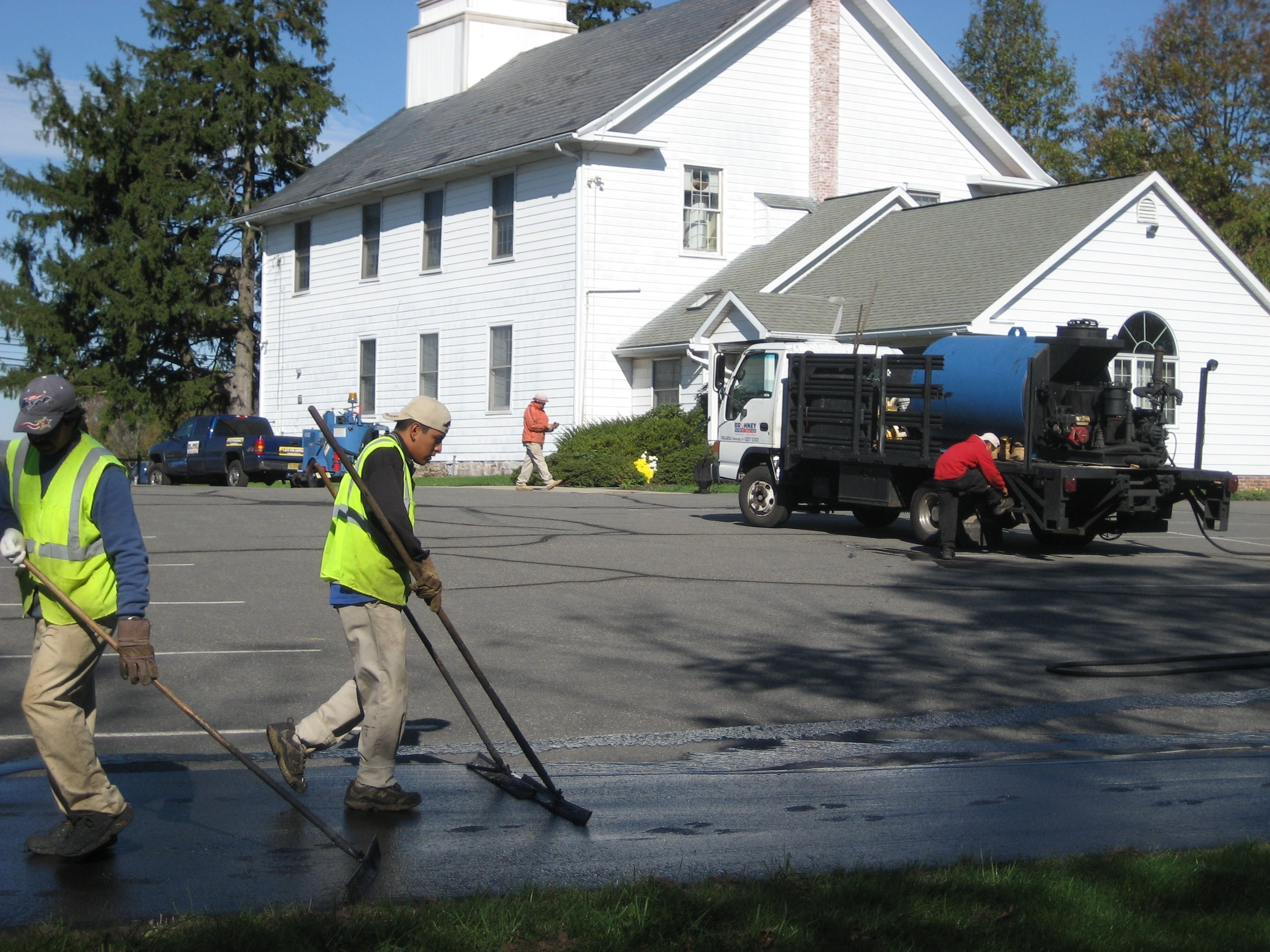 church_parking_lot_sealcoating.jpg